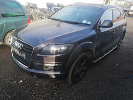 Audi Q7 for parts. Dalimis pilnas lauko vidaus s line 7 vietos juodos lu