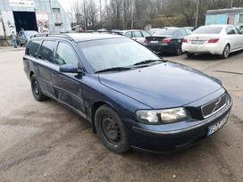 Volvo V70 for parts