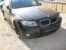 BMW 320 4 4 priekiniu zibintu nera