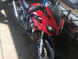 Yamaha FZS, ielas motocikls