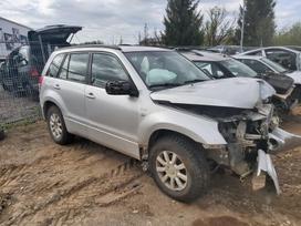Suzuki Grand Vitara dalimis. Automobilis ardomas dalimis запасные части автомобиля