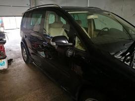 Volkswagen Touran Variklio detalių nėra