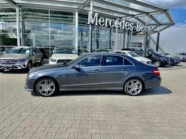 Mercedes-Benz E200