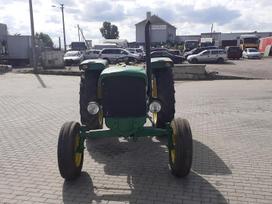 John Deere 710, traktoriai