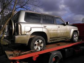 Nissan Patrol по частям. 3 0 dyzelis mechanika is anglijos dalimis
