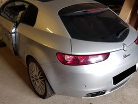 Alfa Romeo Brera dalimis