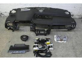 Lexus RX klasė salono detalės