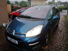 Citroen C4 Picasso dalimis. Giaras stovis niadidele rida
