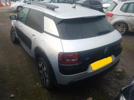 Citroen C4 Cactus Automobilis ardomas dalimis kol kas visos dalys yra