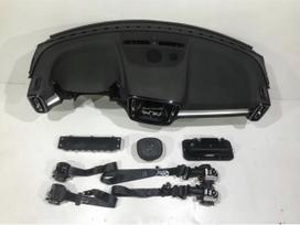 Volvo XC40 детали салона