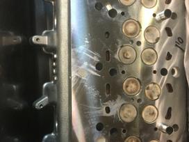 Volkswagen Passat kloķvārpsta, dzinēja galva