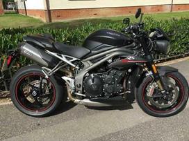 Triumph Speed Triple, street / классические