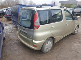 Toyota Yaris Verso по частям