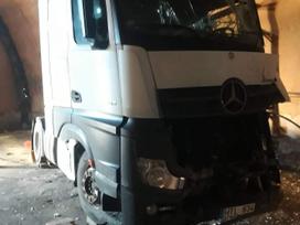 Mercedes-Benz 1845, тягачи