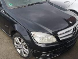 Mercedes-Benz C220 rezerves daļās. Dalimis variklio defektas iš vokietijos