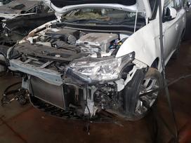 Mitsubishi Outlander Dalimis is anglijos variklis 4b11 greiciu deze f1eka