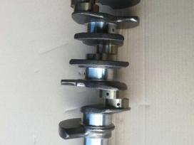 Jaguar F-Pace, 306PS AJ126, alkūninis velenas, stūmokliai