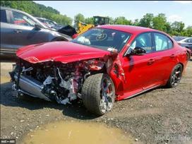 Alfa Romeo Giulia Xdalys lt 13milijonų dalių vienoje vietoje bene didžiaus