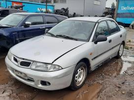 Mitsubishi Carisma по частям. Automobilis ardomas dalimis запасные части автомобил