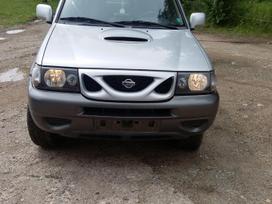 Nissan Terrano по частям. Anglas dalimis