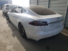 Tesla Model S Baterijos ir priekio nera