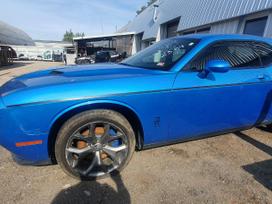 Dodge Challenger Xenon blind spot perkant naudotą autodetalę ir keičiant ją m