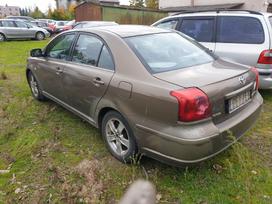 Toyota Avensis for parts