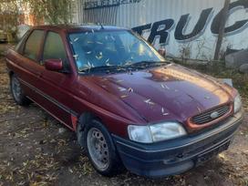 Ford Escort по частям. Automobilis ardomas dalimis запасные части автомобил