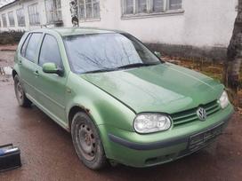 Volkswagen Golf dalimis. Automobilis ardomas dalimis запасные части автомобиля
