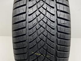 Goodyear UltraGripPerfomance 2022m, зимние 235/40 R18