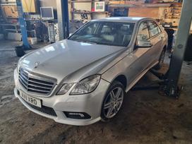 Mercedes-Benz E klasė Variklio defektas xenon juodos lubos