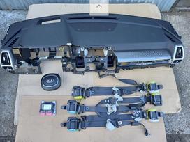 Kia Sportage dashboard, airbags, seat belts
