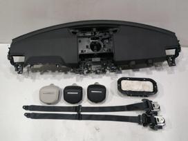 Land Rover Defender консоль, подушки безопасности, ремни безопасности