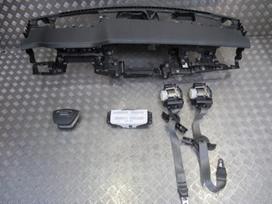 Audi A8 panelė, oro pagalvės, saugos diržai