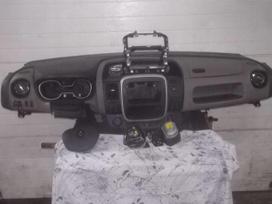 Renault Trafic panelė, oro pagalvės, saugos diržai