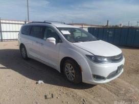 Chrysler Pacifica dalimis