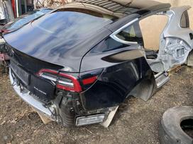 Tesla Model 3 for parts. широкий ассортимент новых и б у деталей к автомобилям