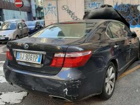Lexus LS 600h dalimis. Lexus ls600hl 2008 metu dalimis oda aptraukta panele ir