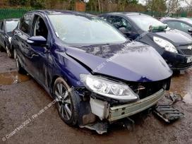 Nissan Pulsar for parts. Nissan pulsar 2015 metų mechaninė šešių pavarų greičių