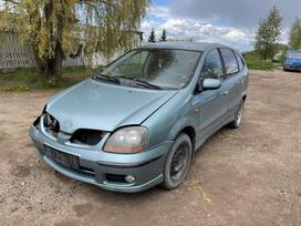 Nissan Almera Tino for parts. Automobilis ardomas dalimis запасные части автомобил
