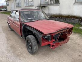 Mercedes-Benz W123 for parts. Automobilis ardomas dalimis запасные части автомобил