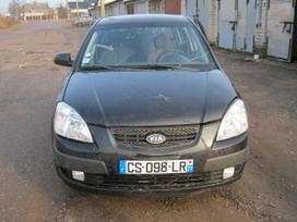 Kia Rio dalimis. Masina is prancuzijos 1 5 crdi rida 87800km taip pat tu