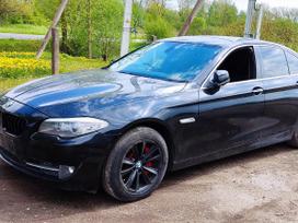 BMW 530 Ardyme turime keletą tokių automobilių skirtingų spalvų ir komp
