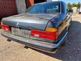 BMW 730 V8 variklis tvarkingas salonas dvigubi stiklai dalis galime