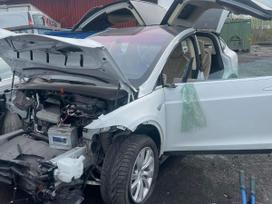 Tesla Model X Uab boso dalys kokybiškos ir patikrintos naudotos automobili