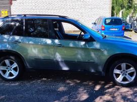 BMW X5 Ardyme turime keletą tokių automobilių skirtingų spalvų ir komp