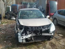 Renault Clio for parts. Turime ivairiu prancuzisku automobiliu modeliu ivairiu