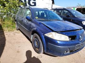 Renault Megane по частям. Automobilis ardomas dalimis запасные части автомобил