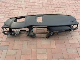 BMW 740 panelė