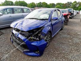 Toyota Yaris dalimis. Automobilis katik pradėtas ardyti mus rasite garliava